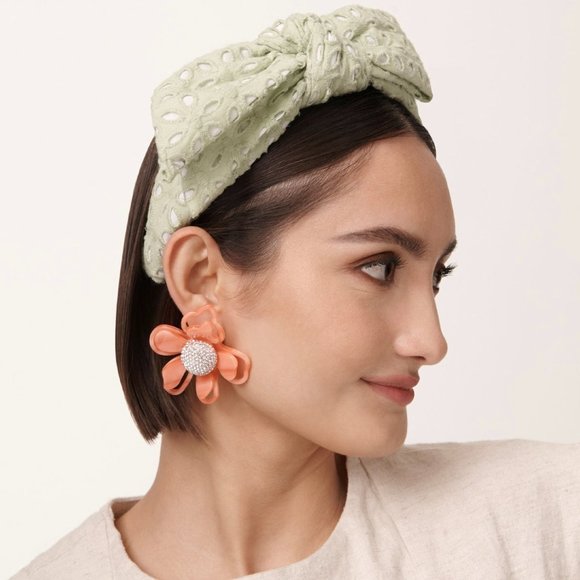 LELE SADOUGHI Sage Eyelet Holly Bow Headband main image 4
